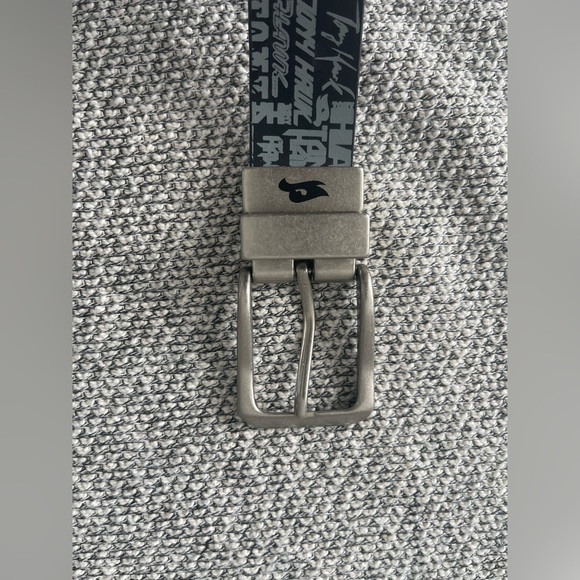 Tony Hawk Black and SilverBonded Leather Belt with Embossed Design - Picture 4 of 16